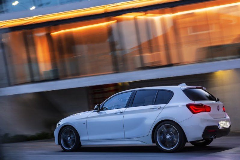 Sau khi bị ch&ecirc; v&igrave; kiểu d&aacute;ng k&eacute;m hấp dẫn, BMW 1- Series đ&atilde; ra mắt phi&ecirc;n bản cải tiến với những thay đổi ấn tượng