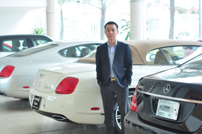 Một trong số những đại gia Việt m&ecirc; si&ecirc;u xe đ&igrave;nh đ&aacute;m phải kể đến Cường Luxury