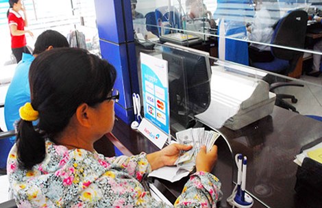 Kh&ocirc;ng sợ người d&acirc;n r&uacute;t tiền đồng ra mua USD v&igrave; l&atilde;i suất USD hiện rất thấp
