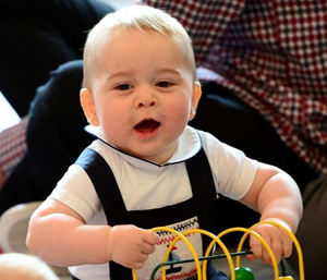 Một trong những đứa trẻ gi&agrave;u nhất thế giới phải kể đến đầu ti&ecirc;n l&agrave; Prince George Alexander Louis 