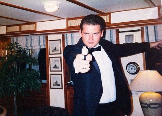 &Ocirc;ng Andrew Getty, ch&aacute;u trai của '&ocirc;ng vua dầu lửa nước Mỹ' J. Paul Getty, tử vong trong t&igrave;nh trạng l&otilde;a thể