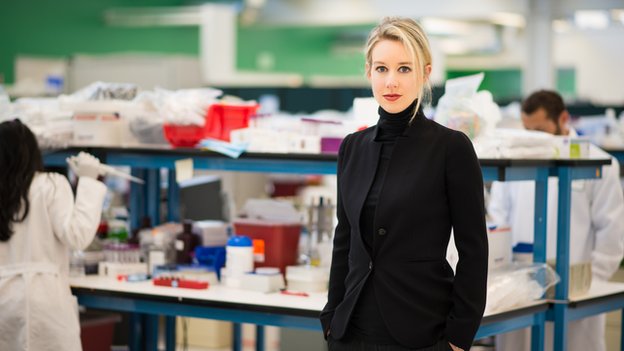 Elizabeth Holmes hiện l&agrave; nữ tỷ ph&uacute; trẻ tuổi nhất thế giới sở hữu khối t&agrave;i sản 4,5 tỷ USD