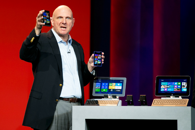 Steve Ballmer. T&ocirc;̉ng tài sản: 19.3 tỷ USD. Cựu giám đ&ocirc;́c đi&ecirc;̀u hành của Microsoft