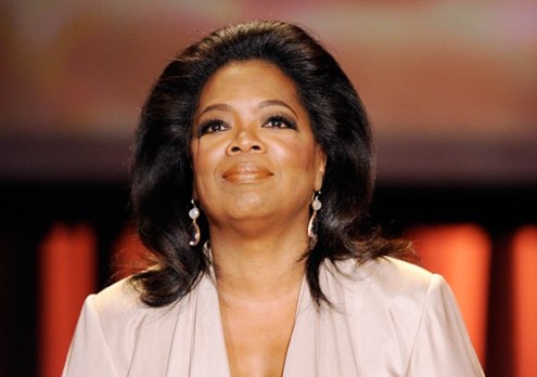 Oprah Winfrey được mệnh danh l&agrave; Nữ ho&agrave;ng truyền h&igrave;nh Mỹ với k&ecirc;nh truyền h&igrave;nh ri&ecirc;ng hấp dẫn nhất h&agrave;nh tinh