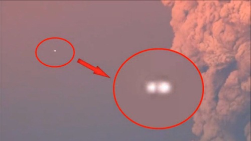 h&igrave;nh ảnh ghi lại UFO xuất hiện tr&ecirc;n miệng n&uacute;i lửa Calbuco tại Chile