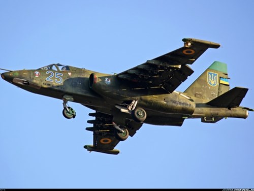 M&aacute;y bay qu&acirc;n sự Su-25 rơi ở Ukraine, phi c&ocirc;ng thiệt mạng
