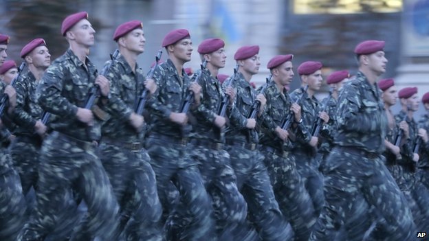 duyệt binh tại Ukraine