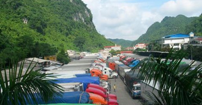 Cơ quan chức năng đang nỗ lực giải quyết t&igrave;nh trạng &ugrave;n tắc cửa khẩu T&acirc;n Thanh