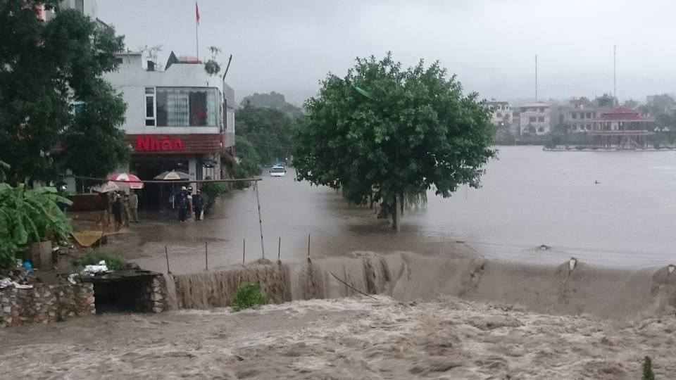 ngập lụt ở u&ocirc;ng b&iacute;