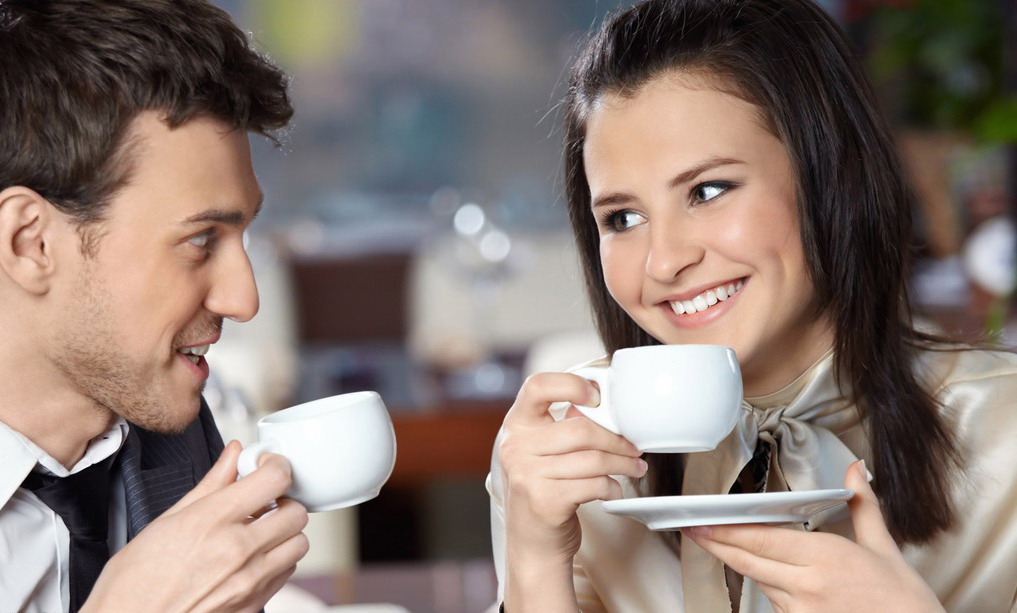 Uống c&agrave; ph&ecirc; c&oacute; thể  g&acirc;y ra h&ocirc;i miệng