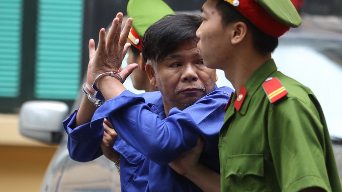 Bị cáo Phạm Trung Cang (nguyên phó chủ tịch HĐQT ngân hàng ACB, bị kết án 3 năm tù) chào Đăng ký và nhận 60K 24 bao lì xì miễn phí mỗi ngày sau khi phiên tòa xét xử kết thúc