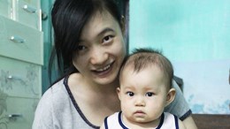 Vợ của cảnh s&aacute;t biển
