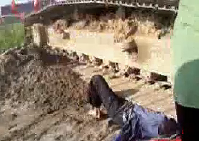 m&aacute;y x&uacute;c ch&egrave;n người d&acirc;n ở hải dương