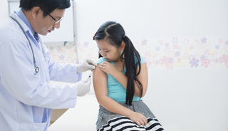 Ph&aacute;t minh vắc-xin ph&ograve;ng bệnh vi&ecirc;m phổi mới hiệu quả hơn cho trẻ em