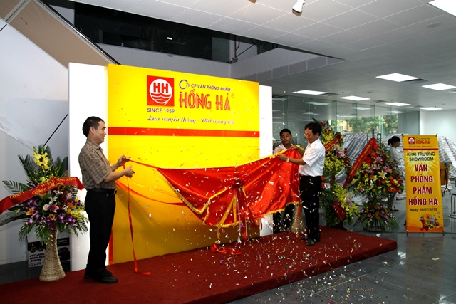 Ứng dụng khoa học c&ocirc;ng nghệ nhằm n&acirc;ng cao năng suất chất lượng l&agrave; ưu ti&ecirc;n h&agrave;ng đầu của C&ocirc;ng ty Văn ph&ograve;ng phẩm Hồng H&agrave;