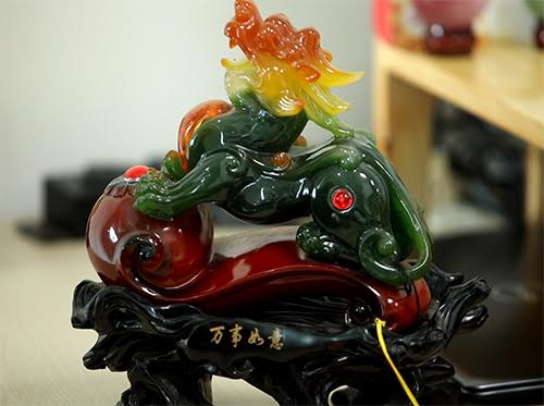 Tỳ hưu thu h&uacute;t tiền t&agrave;i cho gia chủ, đồng thời canh giữ số của cải đ&oacute;