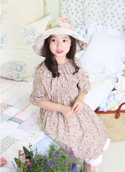 Duy&ecirc;n d&aacute;ng với v&aacute;y hoa c&ocirc;ng ch&uacute;a c&ugrave;ng những c&ocirc; n&agrave;ng tiểu thư