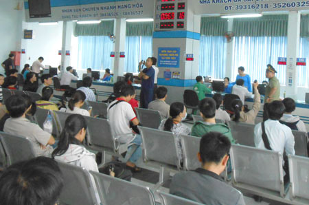 Giá vé tàu xe tết 2015 chưa có dấu hiệu tăng giá vé Giá vé tàu xe tết 2015 chưa có dấu hiệu tăng giá vé