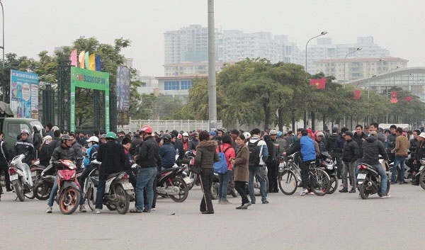 Gi&aacute; v&eacute; b&aacute;n kết lượt về đang tăng đến mức 4 triệu đồng một căp