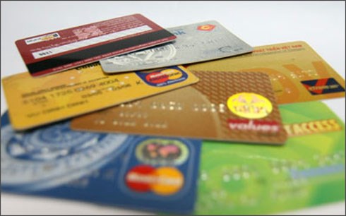 Chuy&ecirc;n gia l&yacute; giải, d&ugrave;ng thẻ  ATM giả r&uacute;t được tiền do bản chất của ch&uacute;ng l&agrave; thẻ t&iacute;n dụng