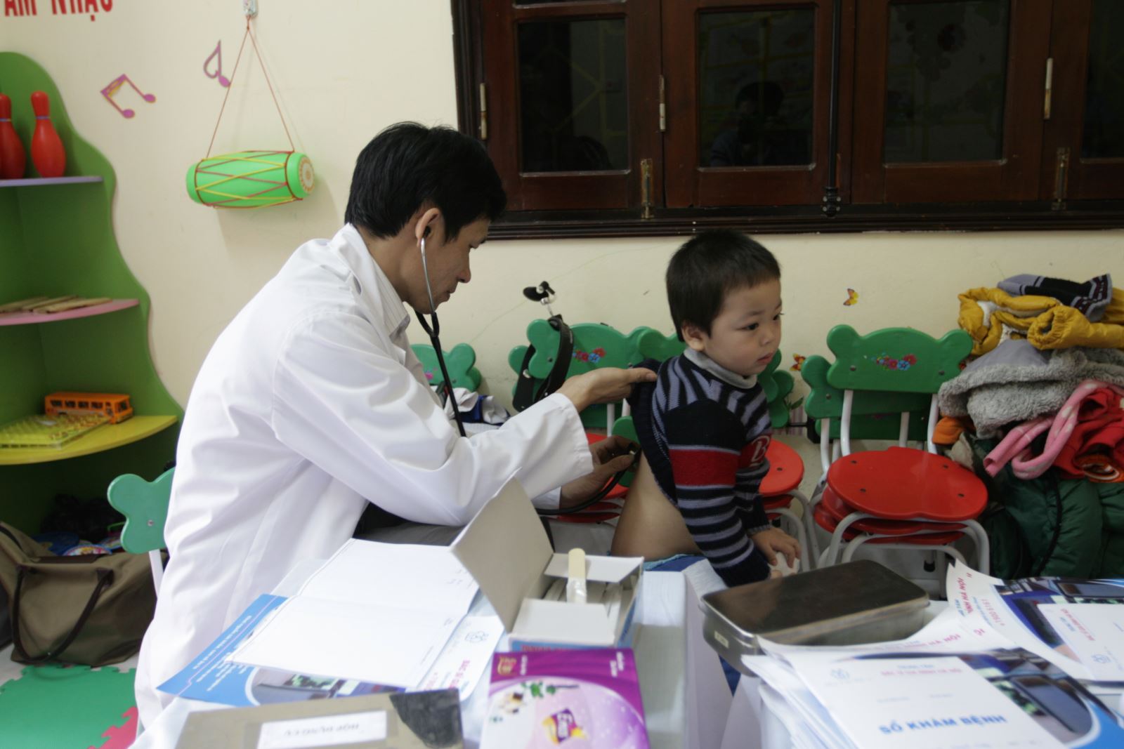 Bệnh vi&ecirc;m phế quản phổ biến ở trẻ nhỏ