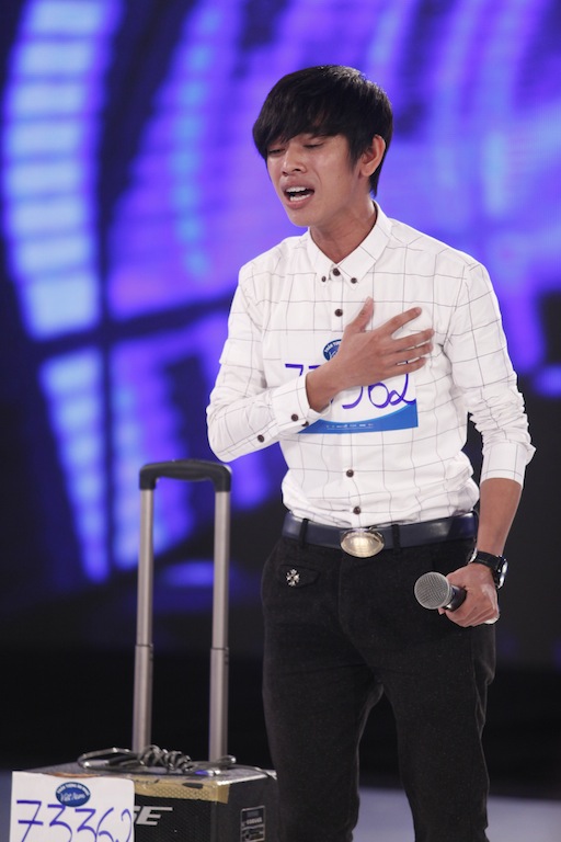 Mặc d&ugrave; mang đến Việt Nam Idol 2015 một tiết mục kh&aacute; th&uacute; vị nhưng giọng h&aacute;t của Vĩnh Ph&uacute;c kh&ocirc;ng được đ&aacute;nh gi&aacute; cao