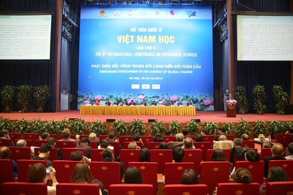 nh&agrave; khoa học