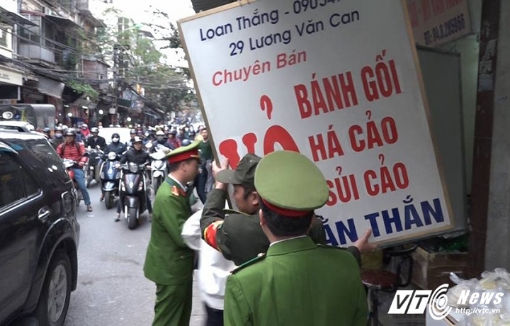 quận hoàn kiếm ra quân lấy lại vỉa hè quận hoàn kiếm ra quân lấy lại vỉa hè