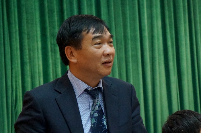 Giám đốc Sở Xây dựng Lê Văn Dục trả lời báo chí tại buổi giao ban Giám đốc Sở Xây dựng Lê Văn Dục trả lời báo chí tại buổi giao ban