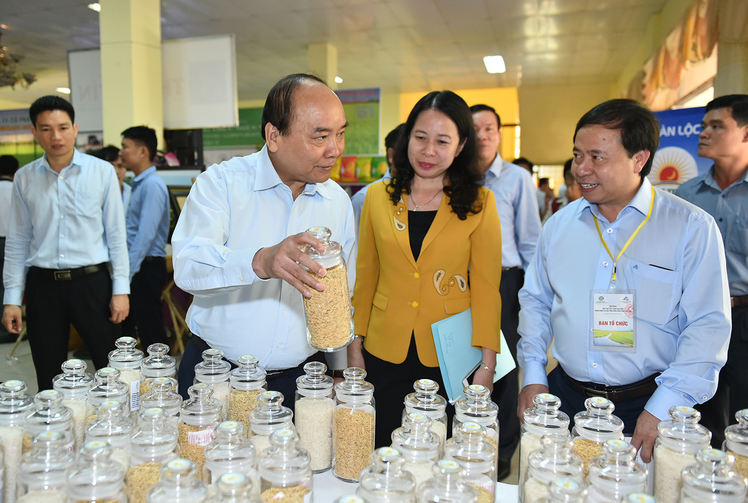 Hội nghị &ldquo;Giải ph&aacute;p ph&aacute;t triển bền vững ng&agrave;nh h&agrave;ng l&uacute;a gạo v&ugrave;ng Đồng bằng s&ocirc;ng Cửu Long&rdquo;.