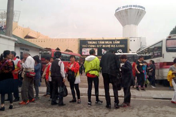 https://media.taxivietgiare.com/files/vietcuong/2017/03/29/của hàng chỉ bán cho người trung quốc ở quảng ninh.jpg https://media.taxivietgiare.com/files/vietcuong/2017/03/29/của hàng chỉ bán cho người trung quốc ở quảng ninh.jpg