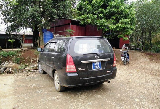 cán bộ huyện thạch thành dùng xe công đi lễ cán bộ huyện thạch thành dùng xe công đi lễ