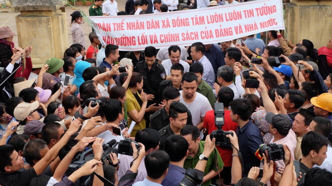 Khởi tố điều tra vụ án hình sự bắt giữ người trái pháp luật tại xã Đồng Tâm Khởi tố điều tra vụ án hình sự bắt giữ người trái pháp luật tại xã Đồng Tâm