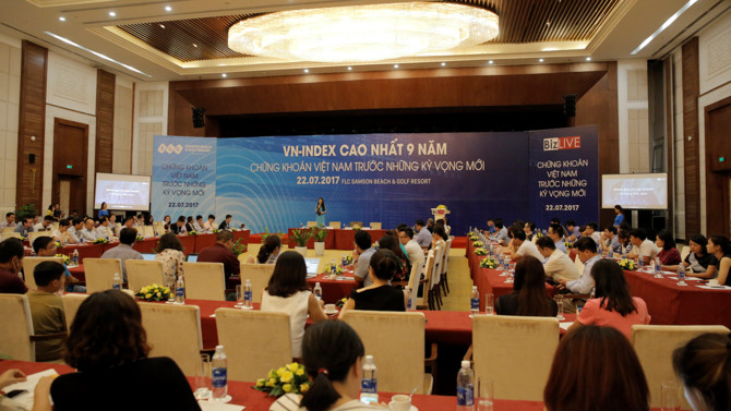 Tọa đàm “VN-Index cao nhất 9 năm, chứng khoán Việt Nam trước những kỳ vọng mới” Tọa đàm “VN-Index cao nhất 9 năm, chứng khoán Việt Nam trước những kỳ vọng mới”