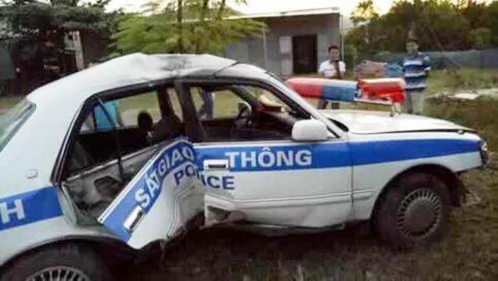 cảnh s&aacute;t giao th&ocirc;ng quảng ninh