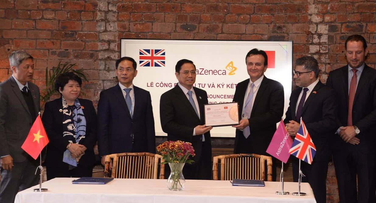 Việt Nam mua th&ecirc;m 25 triệu liều vaccine COVID-19 của AstraZeneca