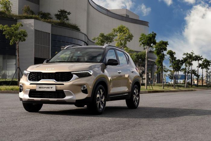 Kia Sonet lộ diện với 4 ph&ecirc;n bản, c&oacute; gi&aacute; chỉ hơn 400 triệu đồng