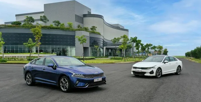 Kia K5 ch&iacute;nh thức ra mắt tại Việt Nam c&oacute; g&igrave; hấp dẫn?