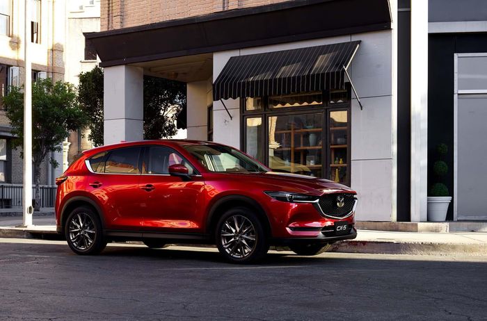 Mazda bất ngờ tung ưu đ&atilde;i, kh&aacute;ch mua xe chỉ cần trả từ 200 triệu đồng để nhận xe