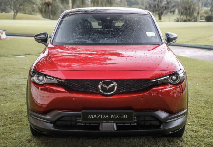 Xe điện Mazda MX-30 sắp ra mắt sở hữu những th&ocirc;ng số kĩ thuật 'khủng'