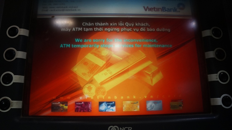 c&acirc;y ATM của Ng&acirc;n h&agrave;ng Vietinbank li&ecirc;n tục b&aacute;o lỗi