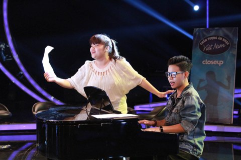 B&iacute;ch Ngọc chăm chỉ tập luyện c&ugrave;ng C&aacute;t Tường cho single đầu tay