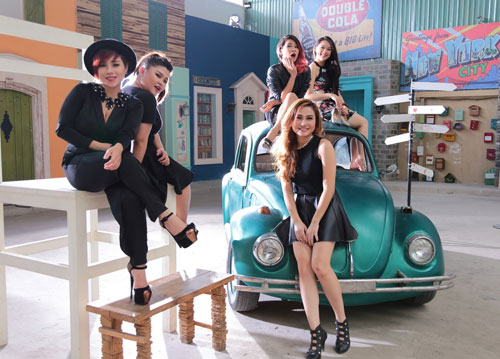Top 5 nữ Vietnam Idol trong hậu trường quay MV