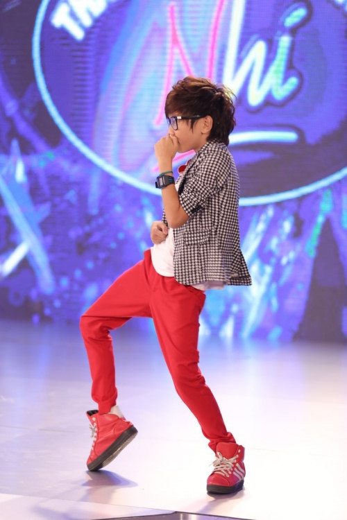 Vietnam Idol Kids: Trọng Hiếu phi&ecirc;n bản nh&iacute; khiến gi&aacute;m khảo &lsquo;chết m&ecirc; chết mệt&rsquo;