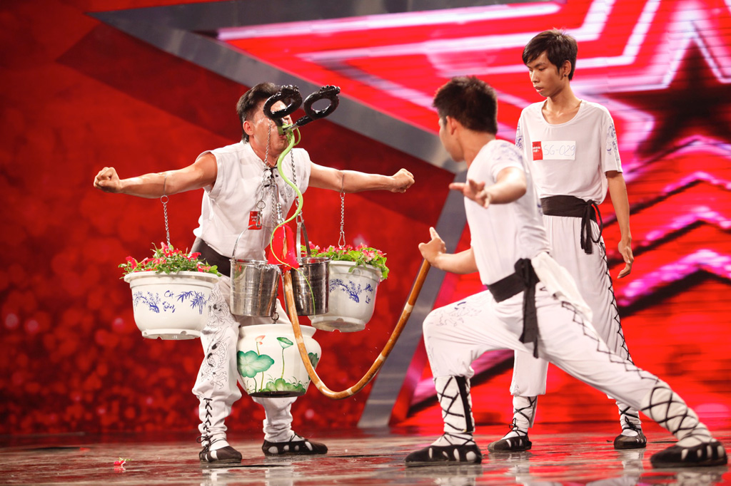 Hình ảnh đáng kinh ngạc của Bảo Cường khi&ecirc;́n khán giả chương trình Vietnam's Got Talent thót tim