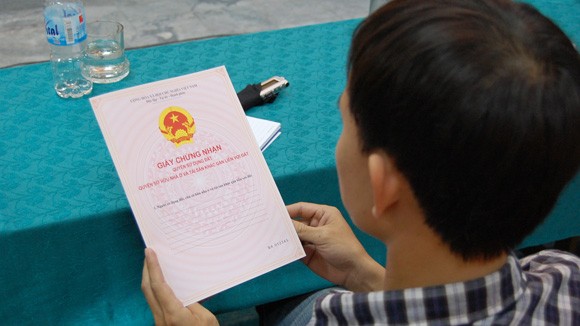 Việc h&agrave;ng trăm cuốn ph&ocirc;i sổ đỏ ở Sơn T&acirc;y biến mất l&agrave; c&oacute; thật cần sớm điều tra l&agrave;m r&otilde; vụ việc