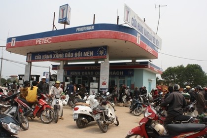 <p><em>C&acirc;y xăng Đồi N&ecirc;n ng&agrave;y 24/3. Ảnh: dantri.com.vn</em></p>