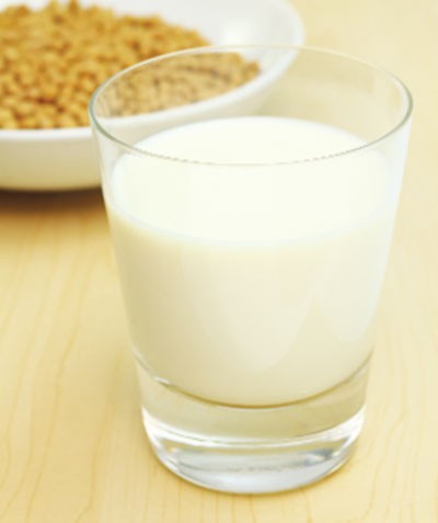 D&ugrave;ng 25 gram protein đậu n&agrave;nh mỗi ng&agrave;y c&oacute; thể giảm nguy cơ tim mạch - Ảnh: Shutterstock