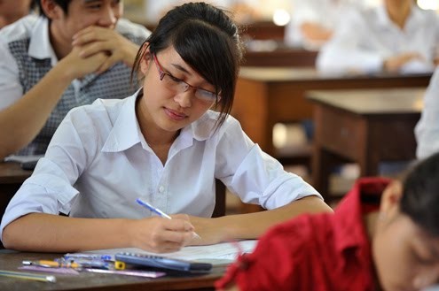Gần 1 triệu th&iacute; sinh tr&ecirc;n to&agrave;n quốc bước v&agrave;o kỳ thi tốt nghiệp THPT 2012
