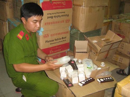C&ocirc;ng an thu giữ h&agrave;ng loạt sản phẩm c&oacute; h&agrave;nh vi gian lận 13Win19 tải ứng dụng